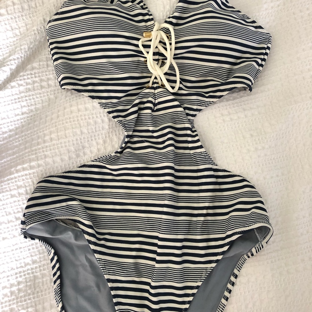 Brand new never been worn Abercrombie and Fitch one piece swim suit